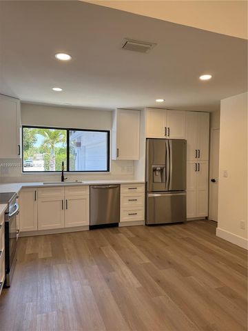 9596 Everglades Park Ln, Boca Raton, FL 33428