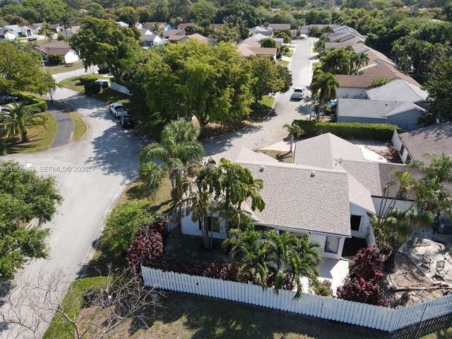 9596 Everglades Park Ln, Boca Raton, FL 33428