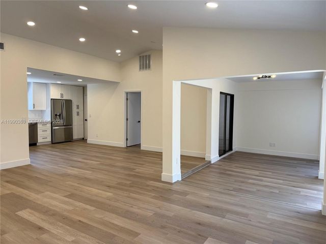 9596 Everglades Park Ln, Boca Raton, FL 33428