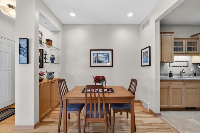 13 Wood Brook Way, Fitchburg, WI 53711