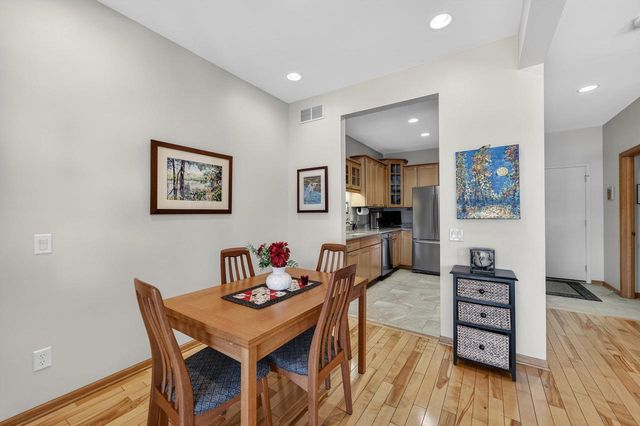 13 Wood Brook Way, Fitchburg, WI 53711