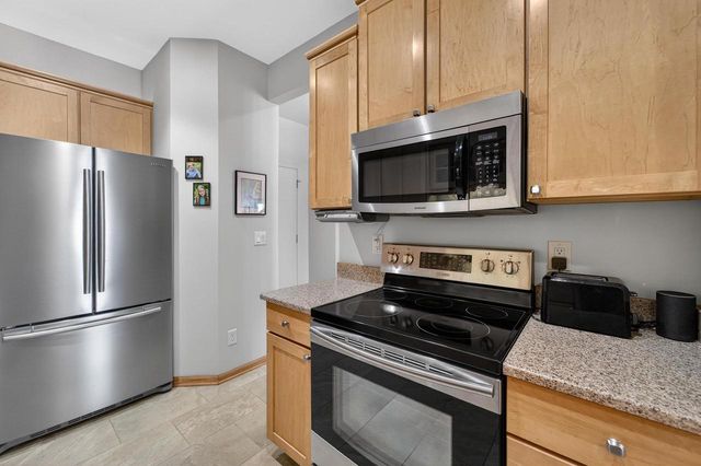 13 Wood Brook Way, Fitchburg, WI 53711