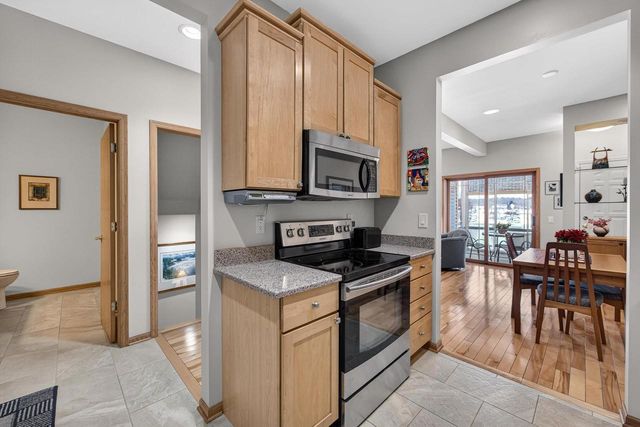 13 Wood Brook Way, Fitchburg, WI 53711