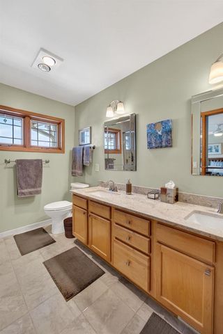 13 Wood Brook Way, Fitchburg, WI 53711