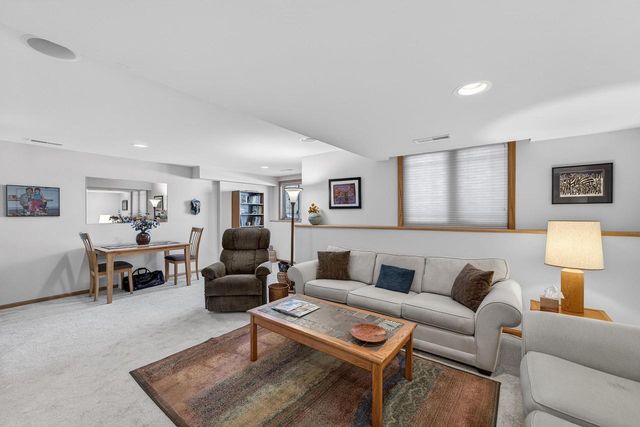 13 Wood Brook Way, Fitchburg, WI 53711