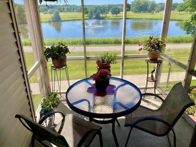 13 Wood Brook Way, Fitchburg, WI 53711