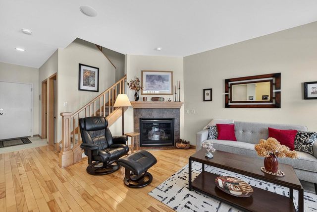 13 Wood Brook Way, Fitchburg, WI 53711