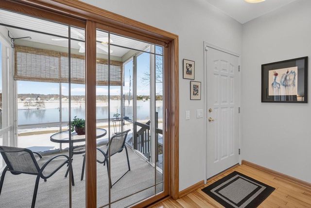 13 Wood Brook Way, Fitchburg, WI 53711