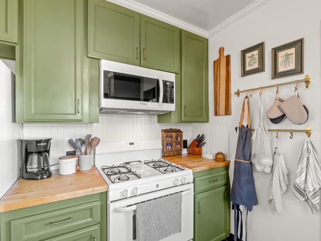 1117 E Sussex Way, Fresno, CA 93704