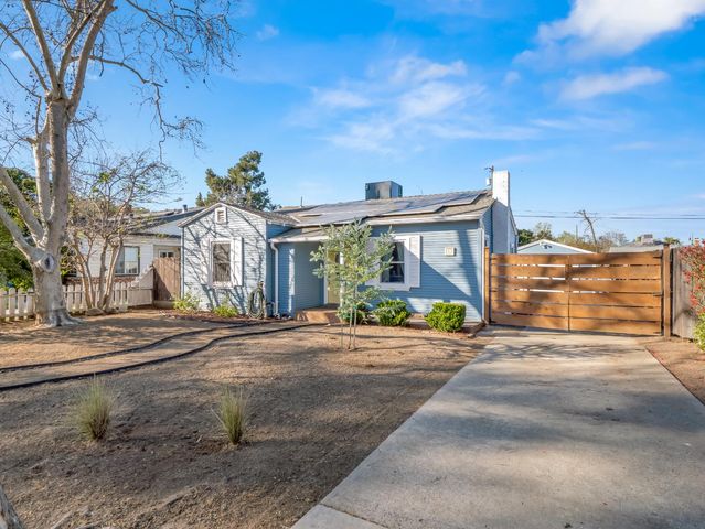 1117 E Sussex Way, Fresno, CA 93704