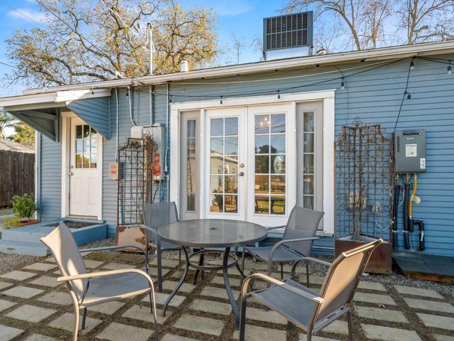 1117 E Sussex Way, Fresno, CA 93704