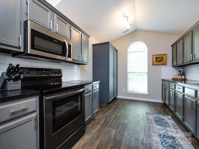 7731 Ivy Hollow Drive, Charlotte, NC 28227
