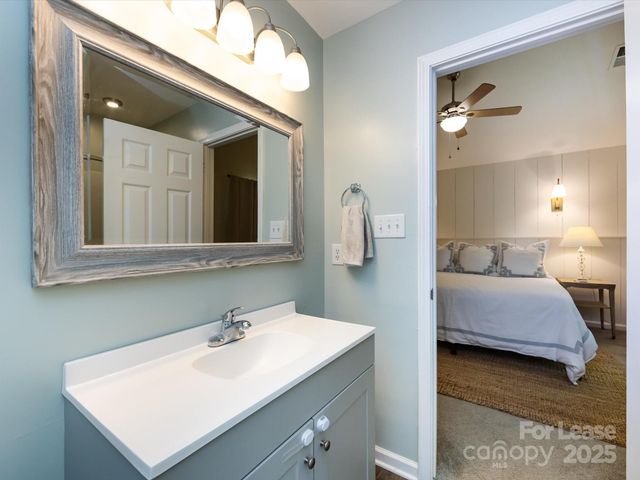 7731 Ivy Hollow Drive, Charlotte, NC 28227