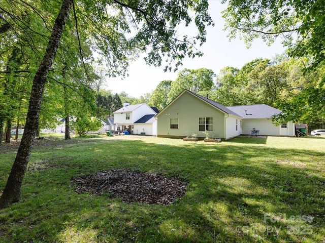 7731 Ivy Hollow Drive, Charlotte, NC 28227