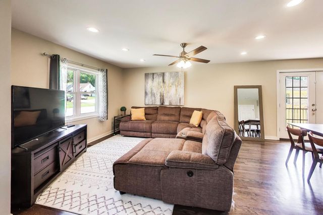 8842 S Talman Avenue, Evergreen Park, IL 60805
