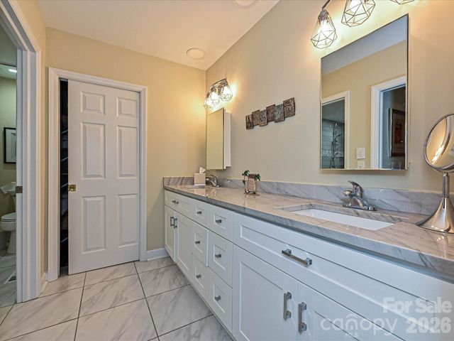 5203 Rustlewood Lane, Charlotte, NC 28226