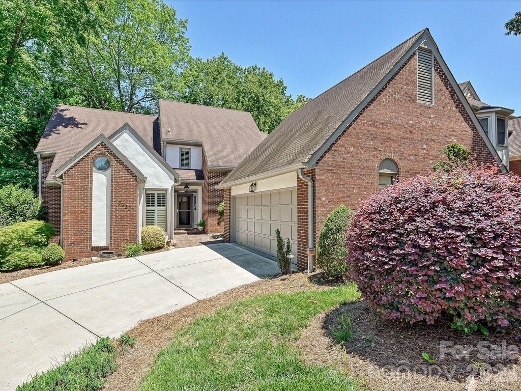 5203 Rustlewood Lane, Charlotte, NC 28226