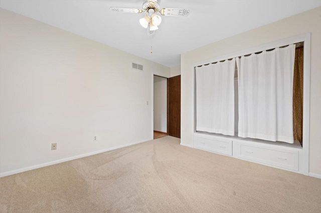 1507 Mohawk LANE, Waukesha, WI 53186