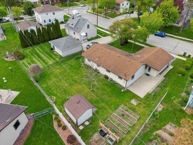 1507 Mohawk LANE, Waukesha, WI 53186