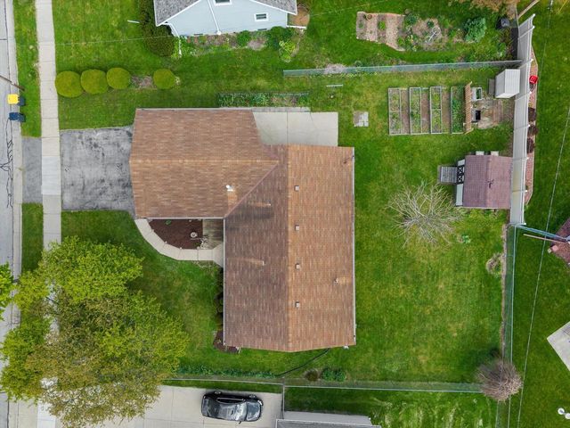 1507 Mohawk LANE, Waukesha, WI 53186