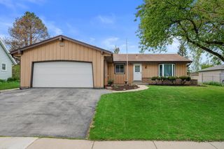 1507 Mohawk LANE, Waukesha, WI 53186