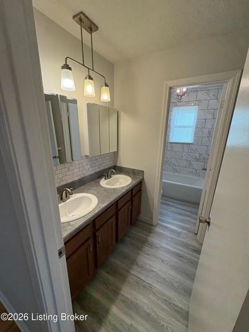 4802 Andrea Way, Louisville, KY 40219