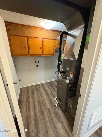 4802 Andrea Way, Louisville, KY 40219