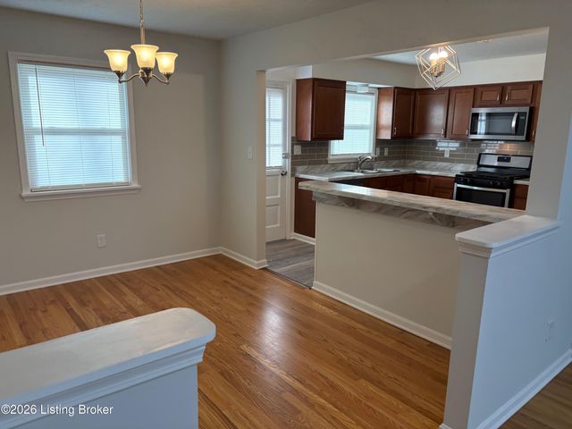 4802 Andrea Way, Louisville, KY 40219