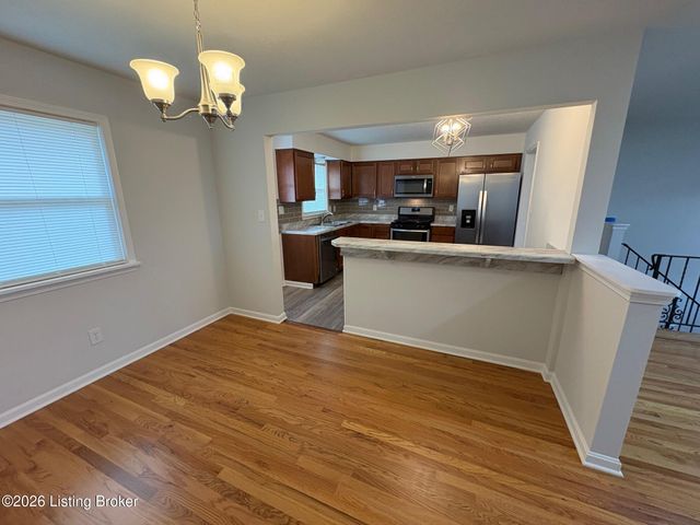 4802 Andrea Way, Louisville, KY 40219