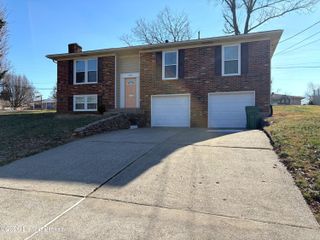 4802 Andrea Way, Louisville, KY 40219