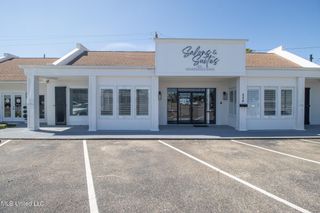524 Courthouse Road, 8-9, Gulfport, MS 39507