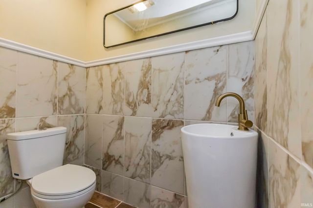 2100 N Rosewood Avenue, Muncie, IN 47304