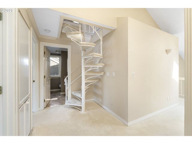 32 GREENRIDGE Ct, Lake Oswego, OR 97035