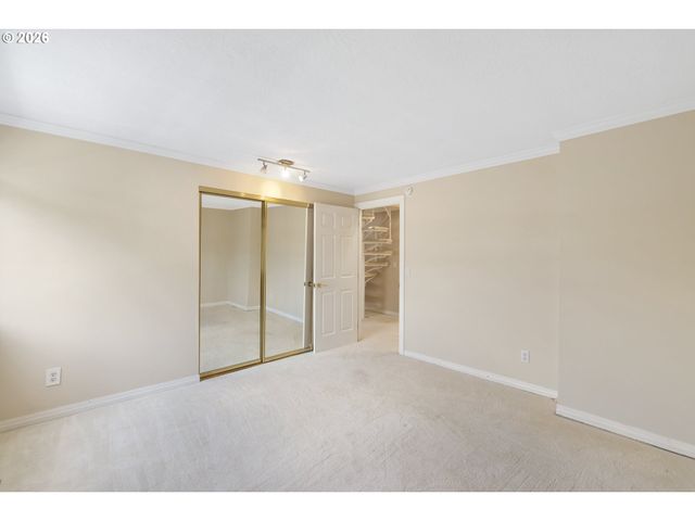 32 GREENRIDGE Ct, Lake Oswego, OR 97035