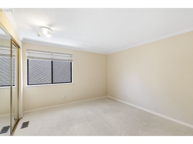 32 GREENRIDGE Ct, Lake Oswego, OR 97035