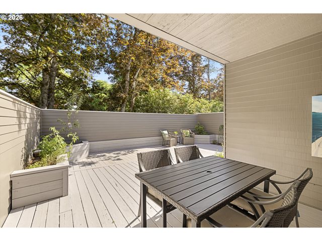 32 GREENRIDGE Ct, Lake Oswego, OR 97035