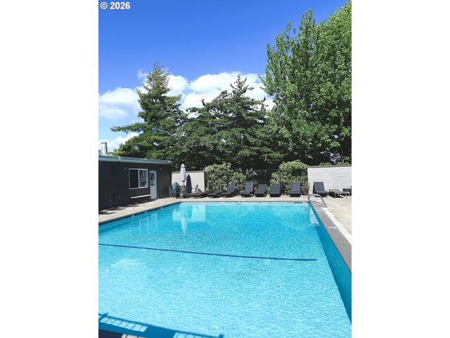 32 GREENRIDGE Ct, Lake Oswego, OR 97035