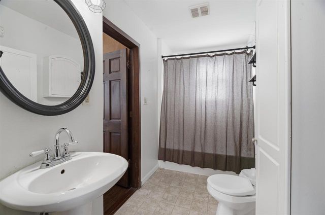 120 E TOBACNOIR STREET, Kaukauna, WI 54130