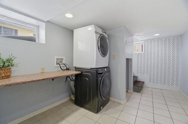 120 E TOBACNOIR STREET, Kaukauna, WI 54130