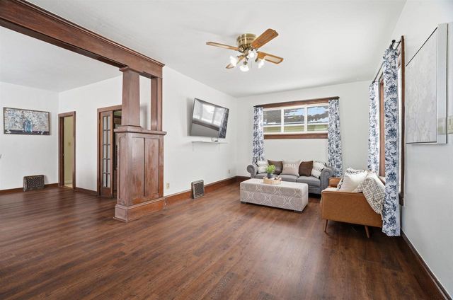 120 E TOBACNOIR STREET, Kaukauna, WI 54130