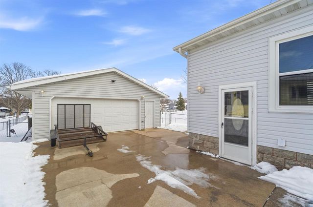 120 E TOBACNOIR STREET, Kaukauna, WI 54130