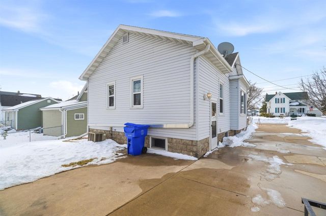 120 E TOBACNOIR STREET, Kaukauna, WI 54130