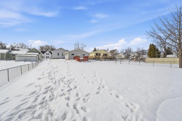 120 E TOBACNOIR STREET, Kaukauna, WI 54130