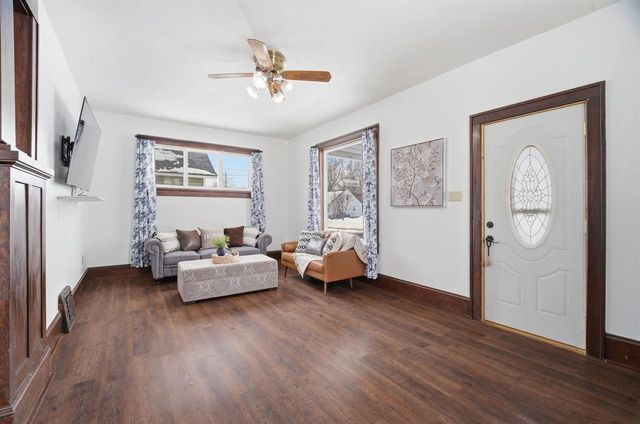 120 E TOBACNOIR STREET, Kaukauna, WI 54130