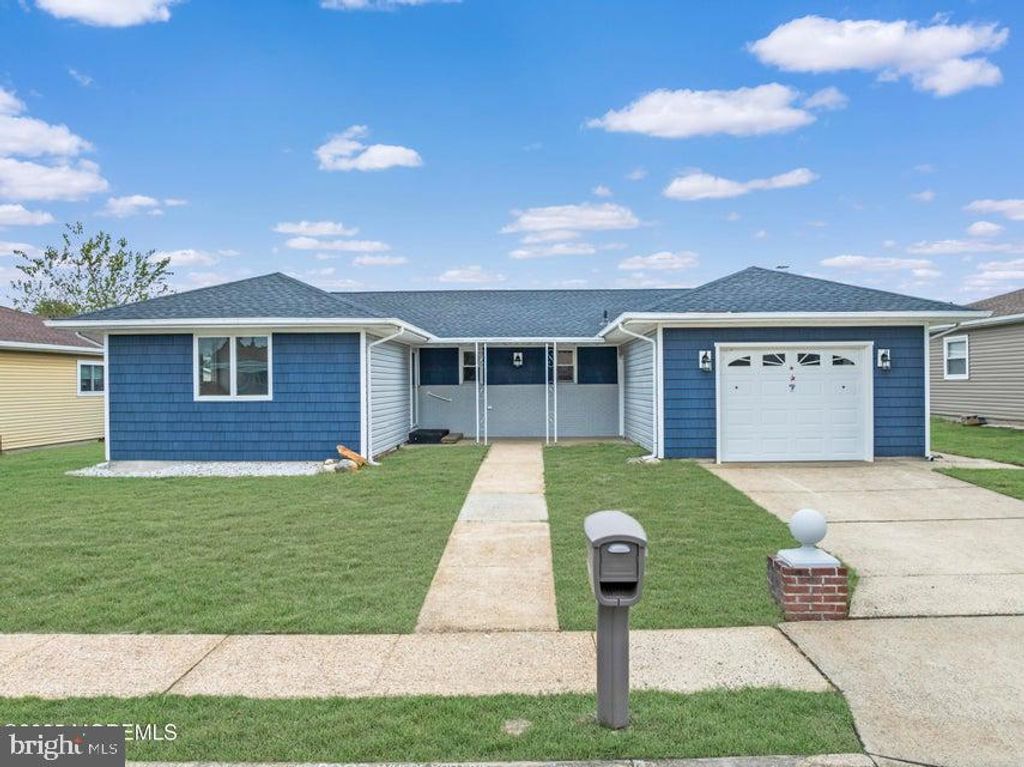 7 PUERTO VALLARTA ST, Toms River, NJ 08757