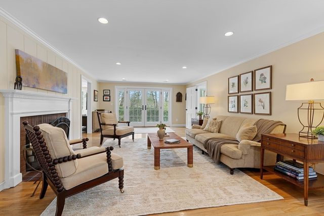 63 Claypit Hill Rd, Wayland, MA 01778