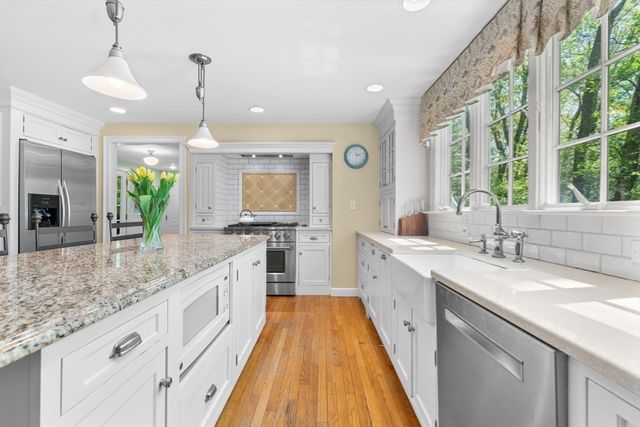 63 Claypit Hill Rd, Wayland, MA 01778