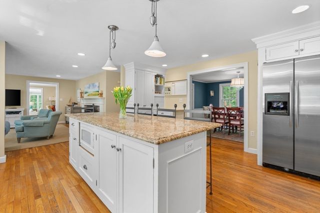 63 Claypit Hill Rd, Wayland, MA 01778