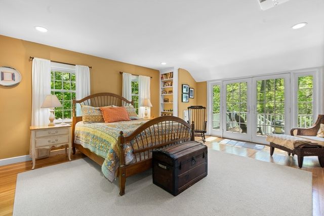 63 Claypit Hill Rd, Wayland, MA 01778