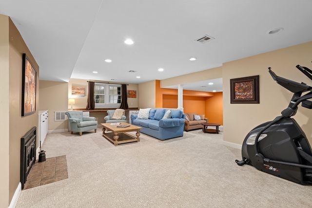 63 Claypit Hill Rd, Wayland, MA 01778